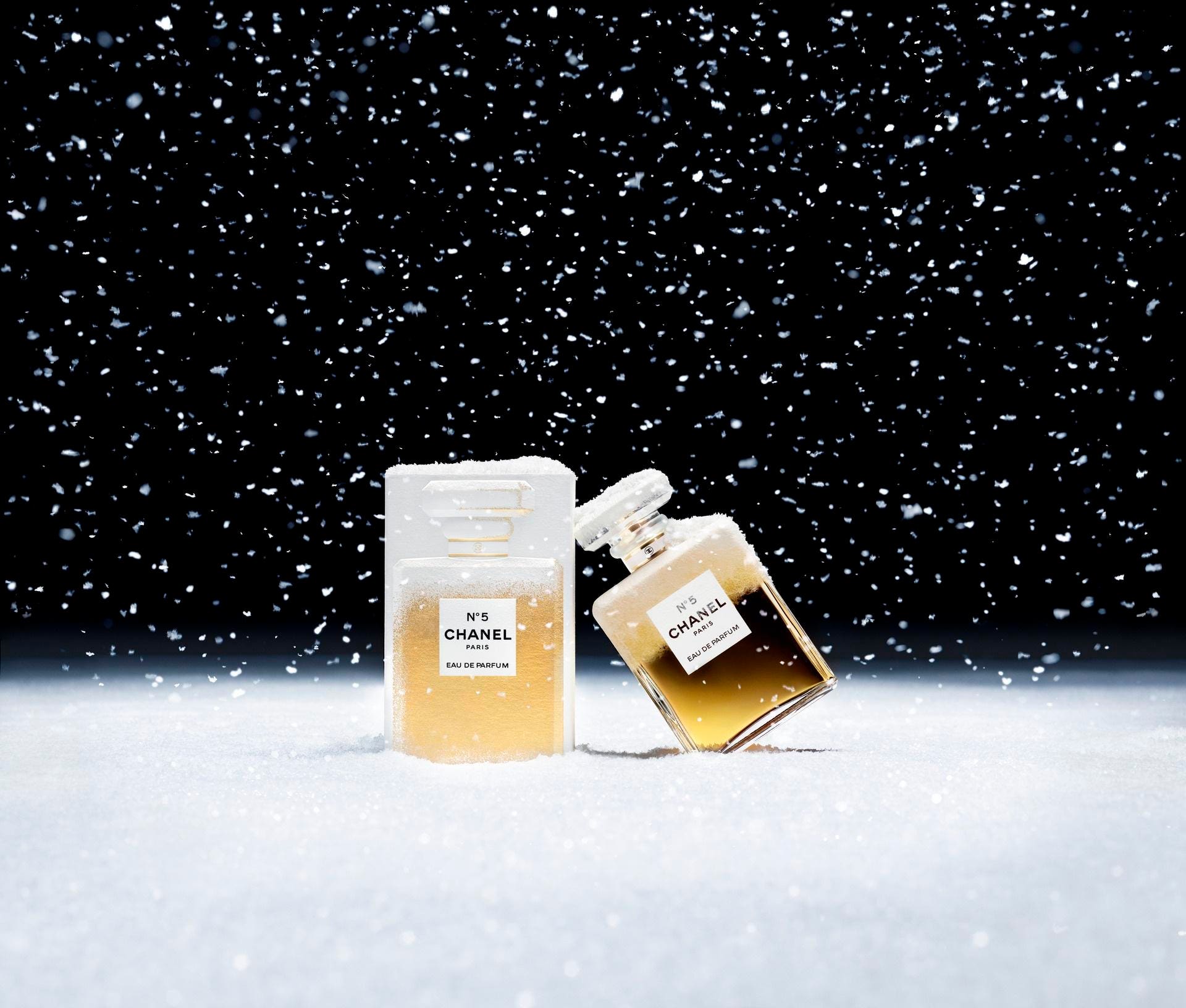 This New Limited-Edition Chanel N°5 Makes White Christmas Dreams