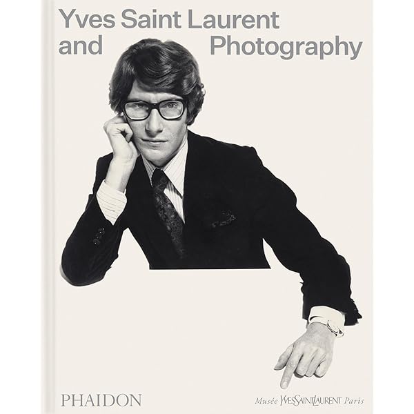 Yves Saint Laurent, Style: Collectif: 9782732437750: Amazon.com: Books