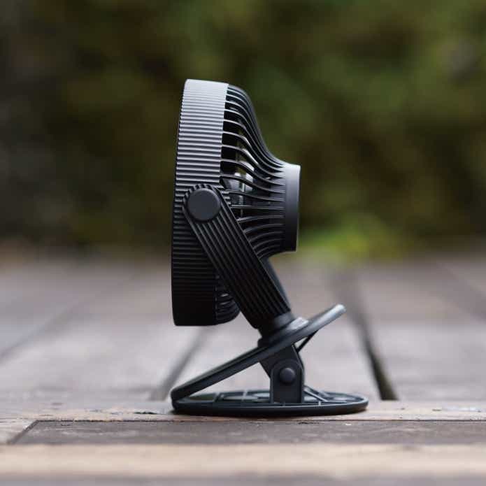 エナーボックス」でお馴染み「LACITA」のミニ扇風機が、マグネット固定