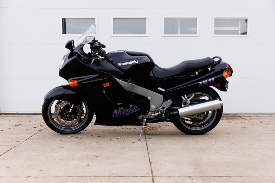 1989 Kawasaki ZX7 Ninja VIN: JKAZX2A13EB504909 - CLASSIC.COM