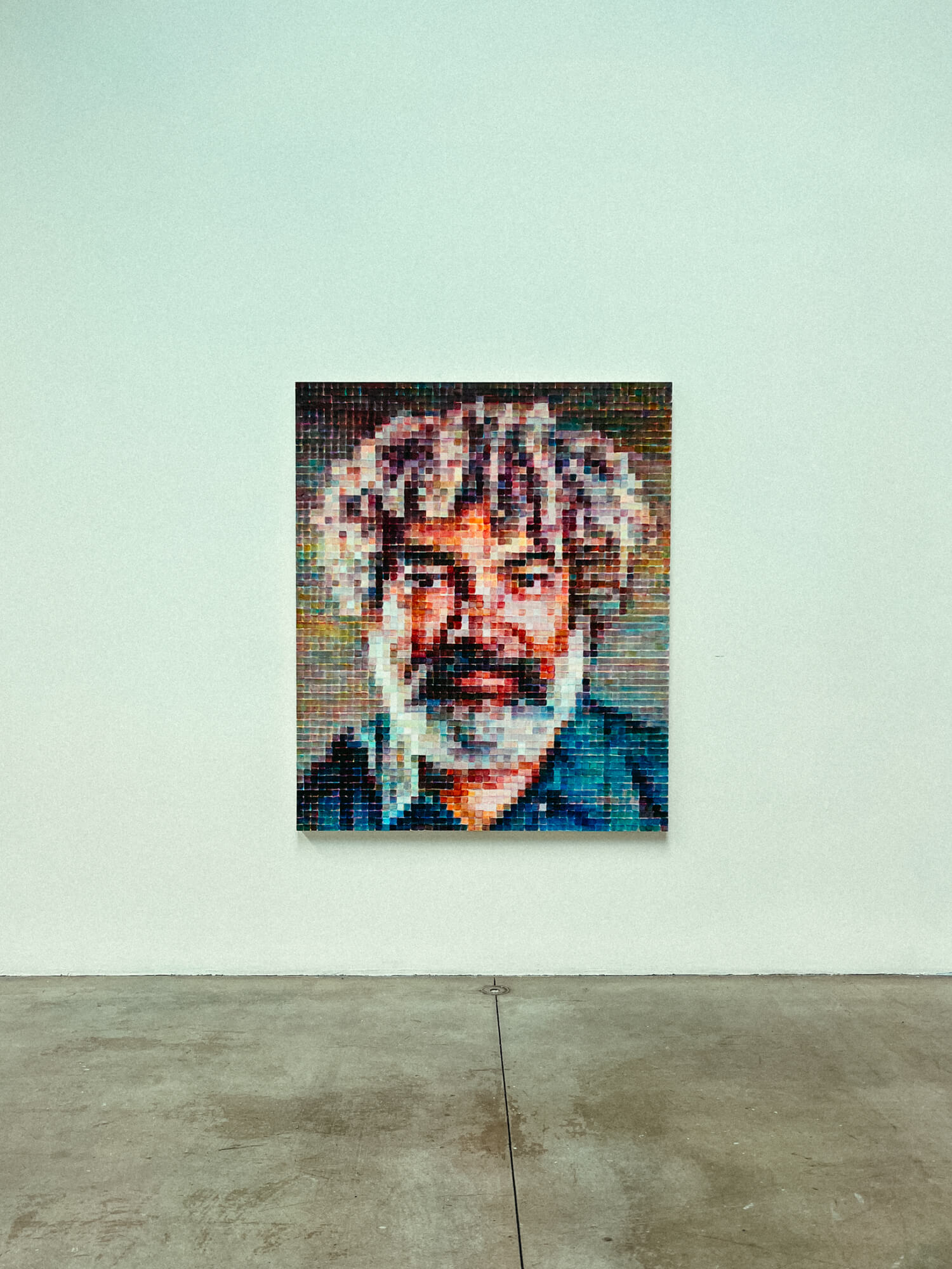 チェルシーのペースギャラリーにてチャック・クローズのRed, Yellow