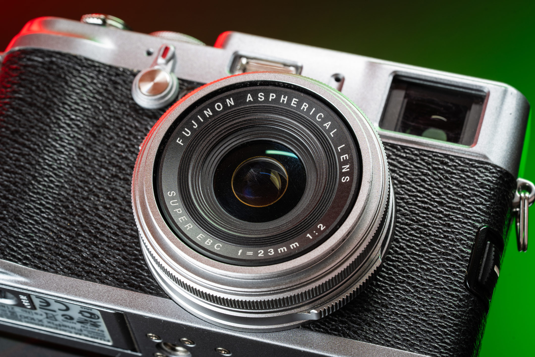 Fujifilm X100 Review - APS-C Compact Camera | MPB