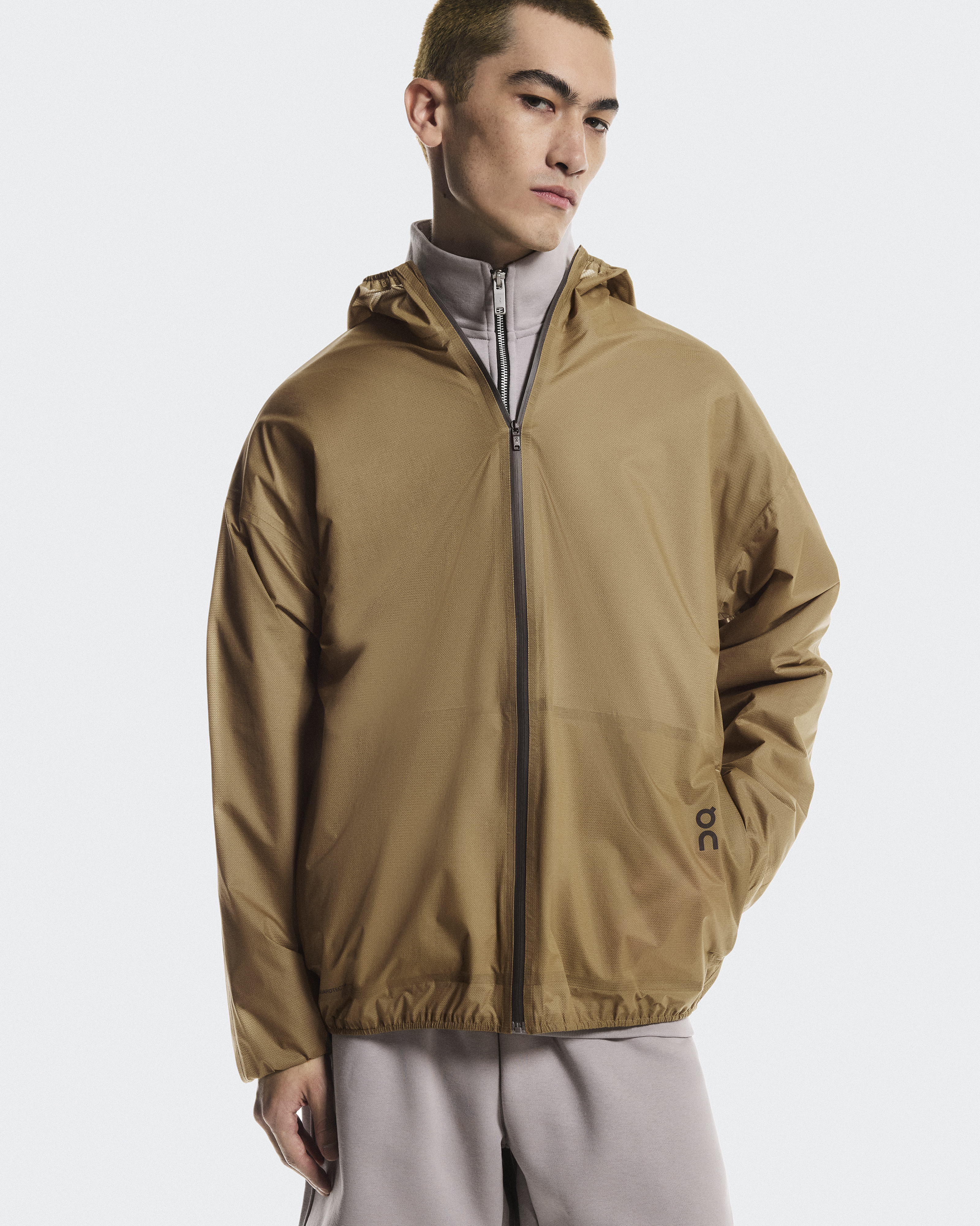 メンズ Explore Lightweight Waterproof Jacket | ベージュ | On 日本