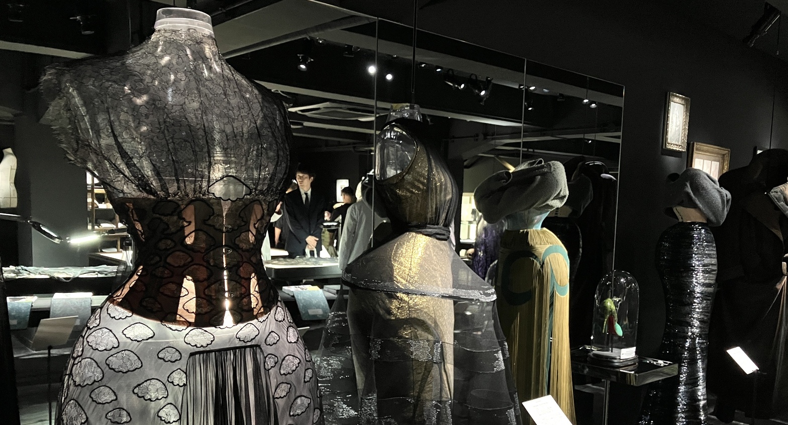 メゾン マルジェラ「アーティザナル」のショーを“事後解剖