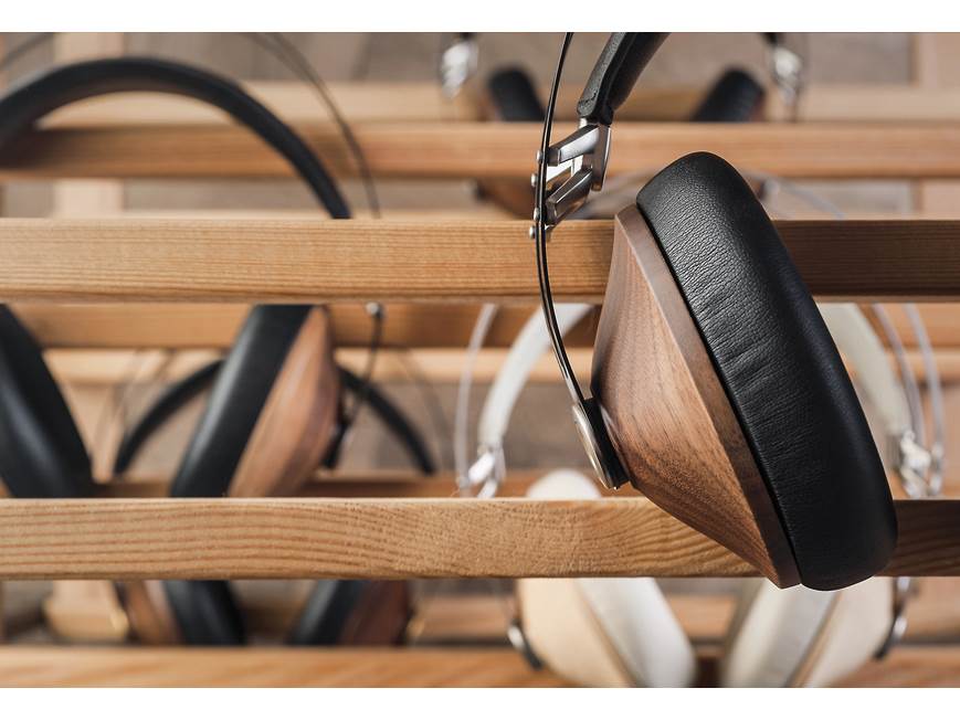 Meze Audio 99 Classics (Walnut/Silver) Over-ear wired headphones