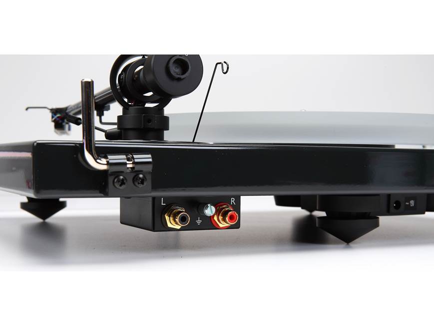 Pro-Ject Xpression III Manual belt-drive turntable with dust cover