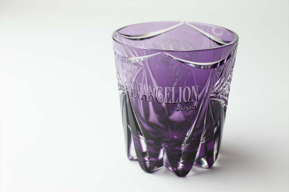 エヴァンゲリオン初号機をモチーフにした江戸切子グラスが限定販売