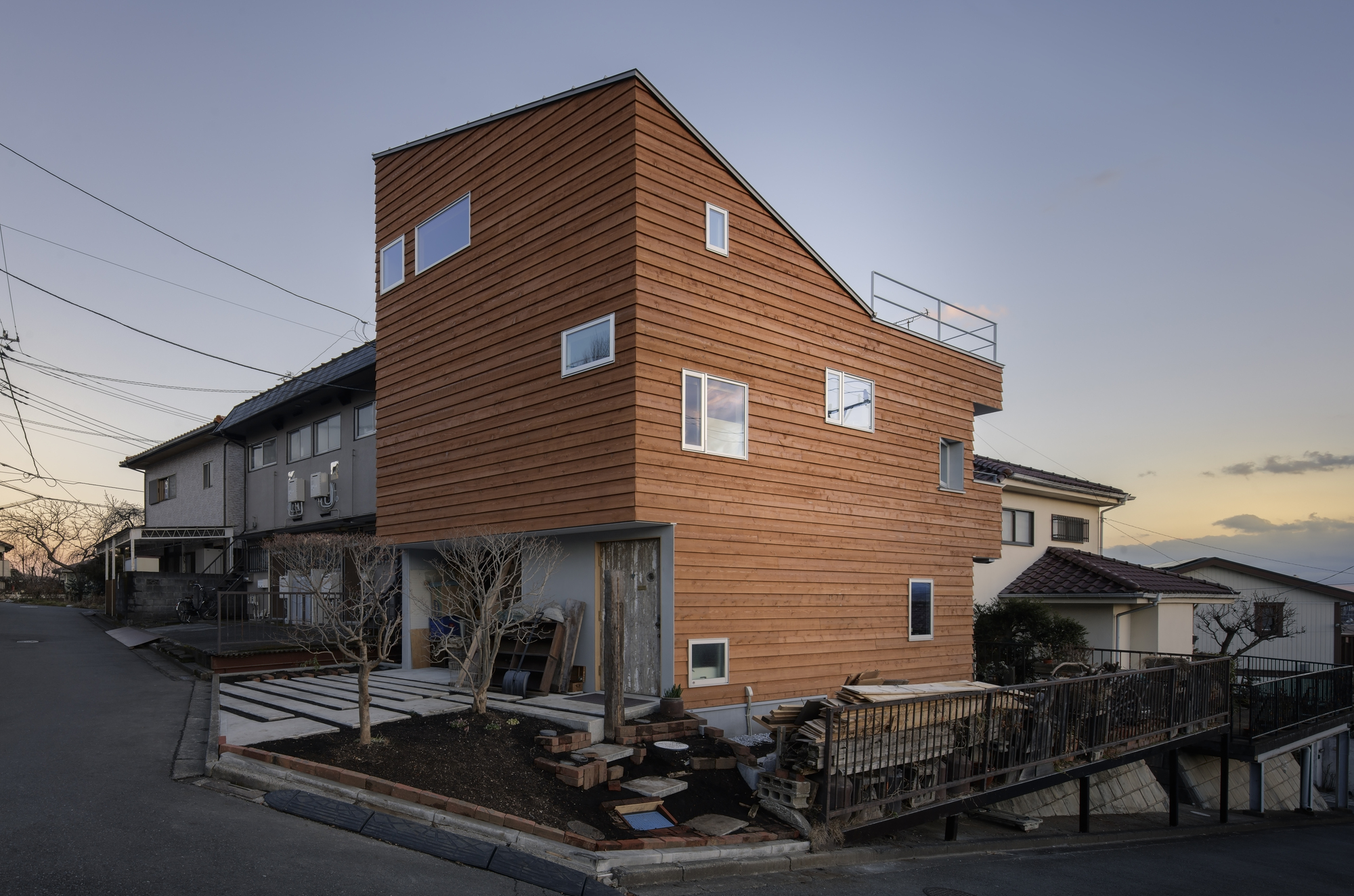 House on the Hill / KOMINORU Design | ArchDaily
