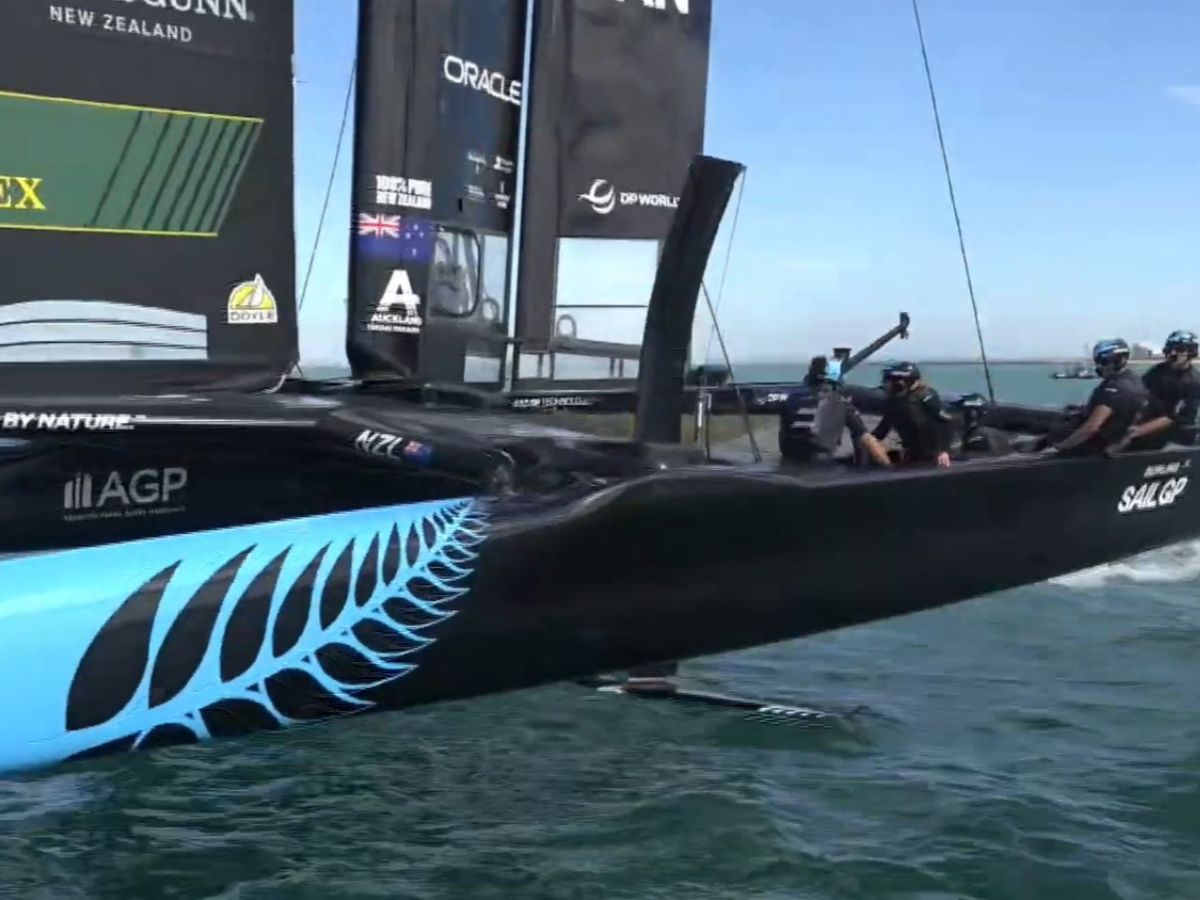 Spain sails home: Los Gallos win Race 5 in Cádiz as Kiwis chase
