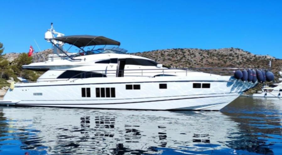 2013 Fairline Squadron 78 Flybridge for sale - YachtWorld