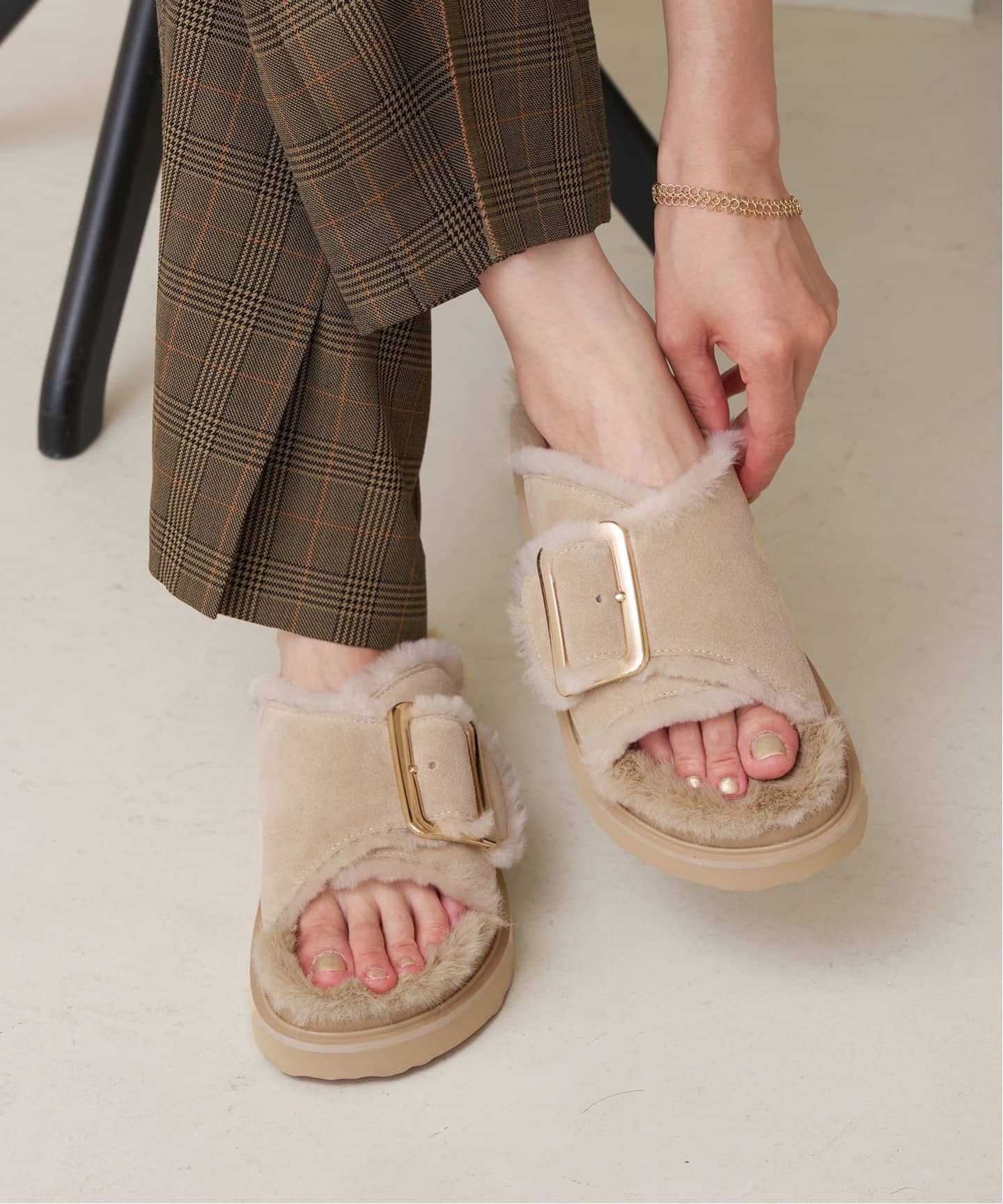 MOHI/モヒ ファーサンダル（サンダル）｜IENA（イエナ）の通販