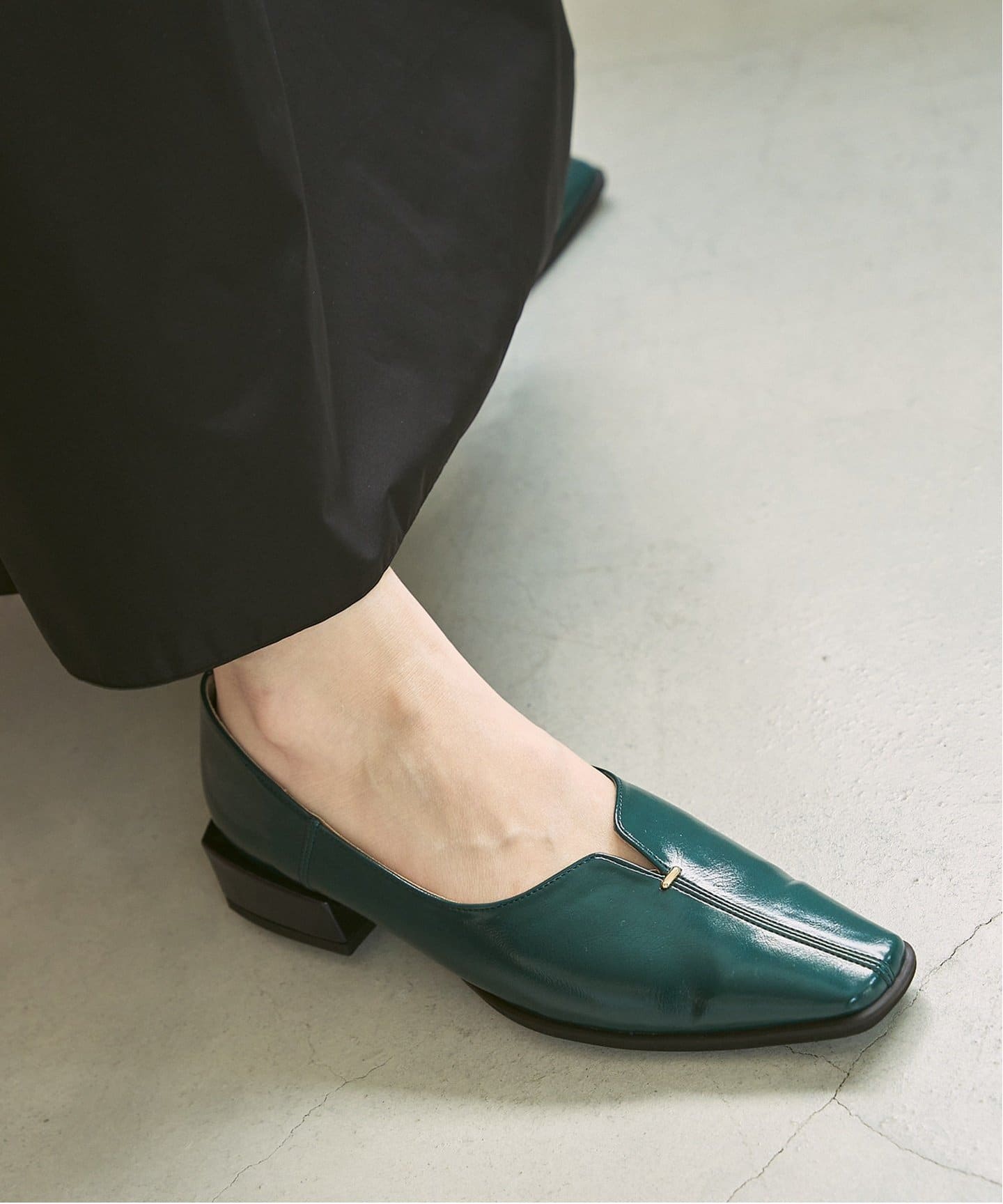 2.5cmスクエアスリットソフトフラット（フラットシューズ）｜LE TALON