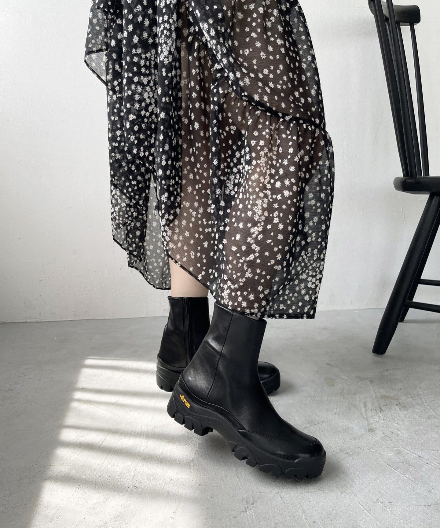 レザーVIBRAMソフトフィットショートブーツ（ブーティ・ショートブーツ