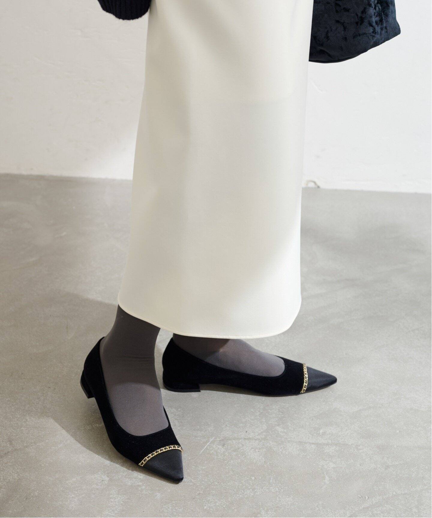 ポインテッドトゥキャップチェーンフラット（フラットシューズ）｜LE