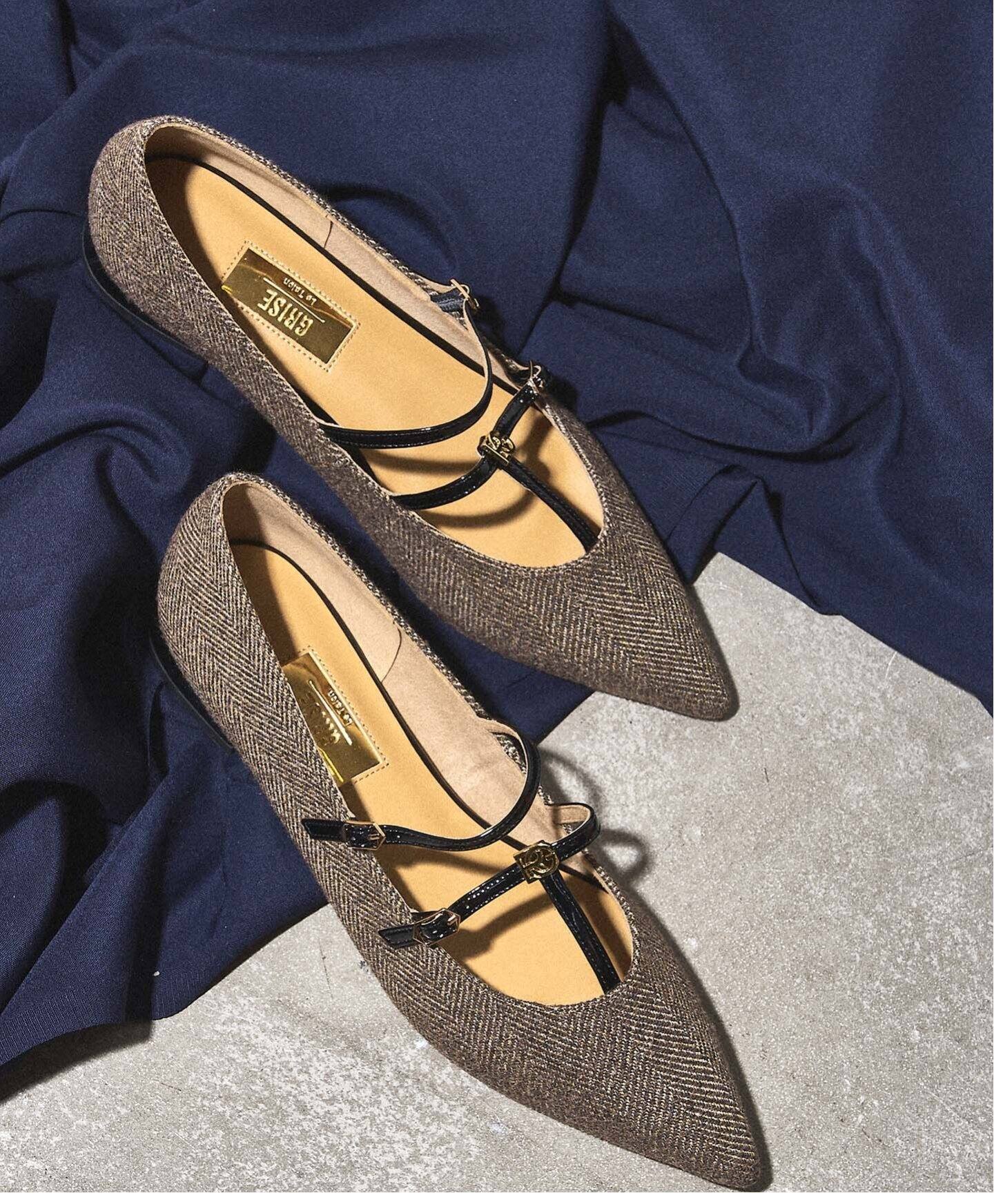 GRISE ポインテッドダブルTストラップフラット（フラットシューズ