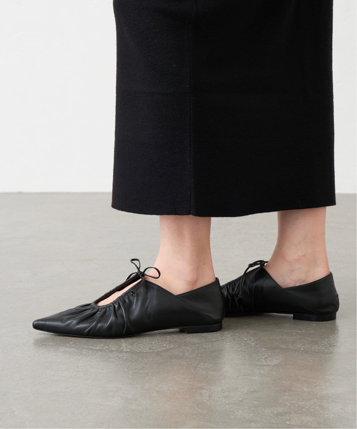 追加》MIDORI UEEDA×GRISEレザーポインテッドギャザーバブーシュ