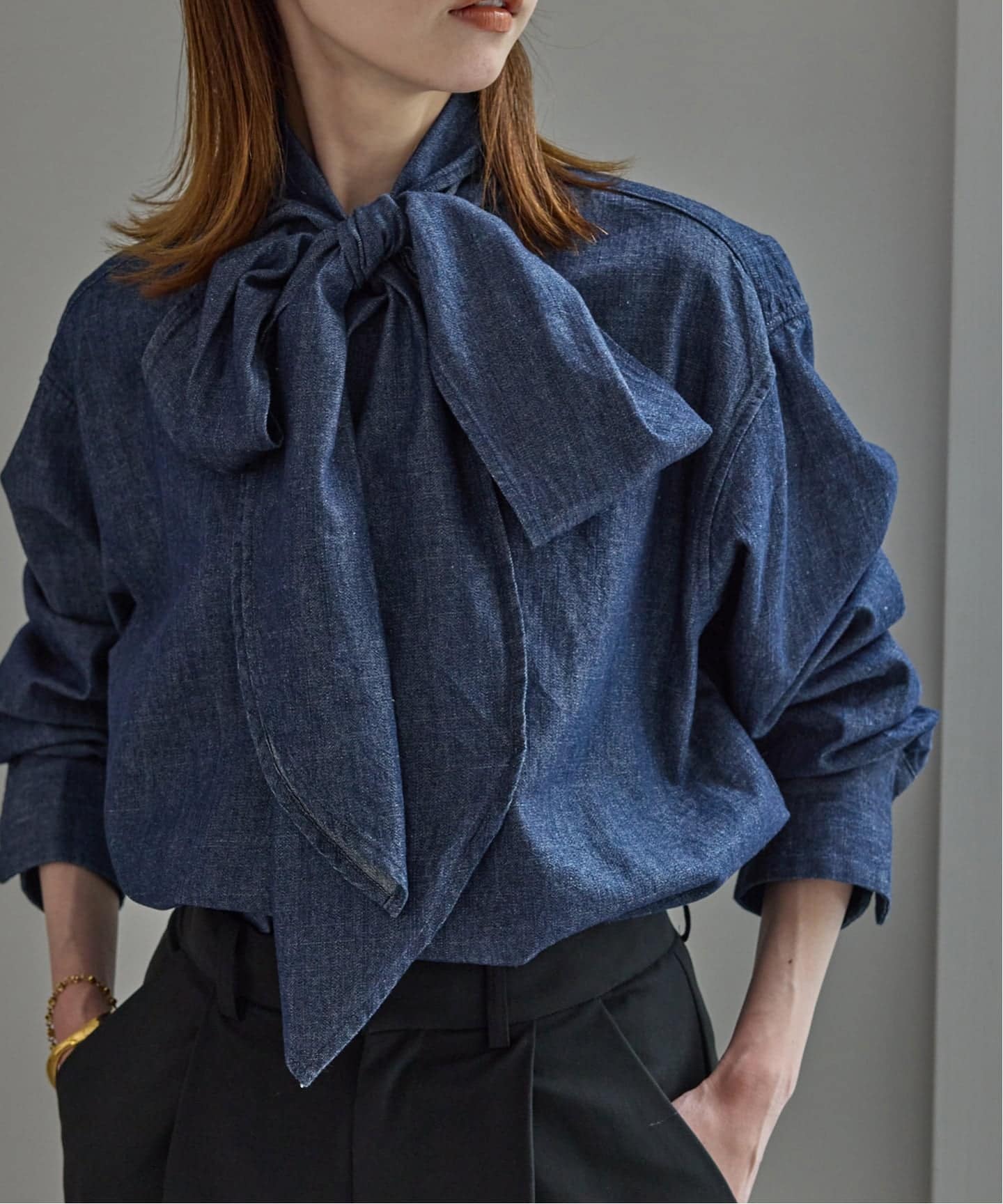 フェザーデニムビッグボウタイシャツ（シャツ／ブラウス）｜SLOBE IENA