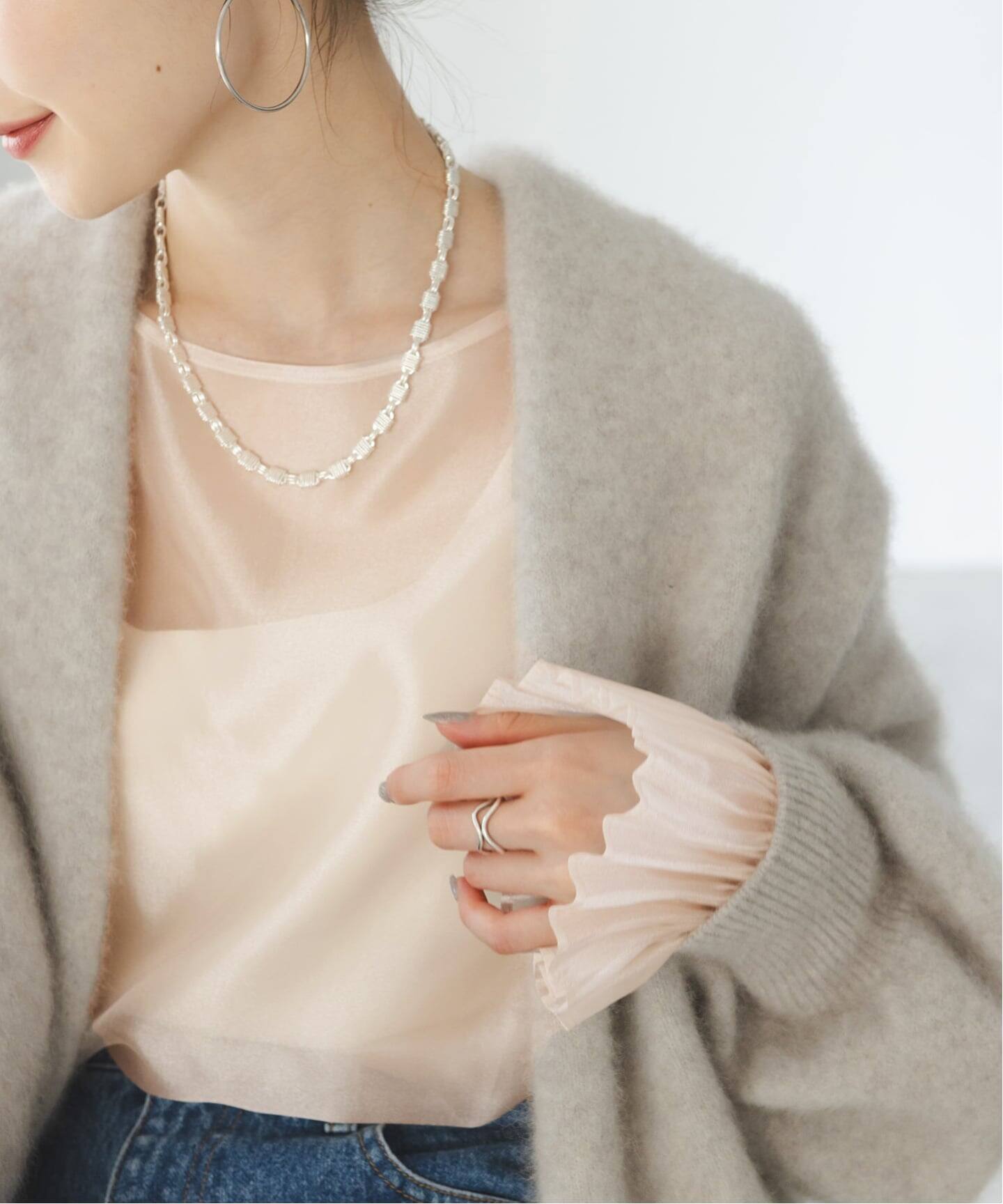 追加》パールシアープリーツカフスブラウス（シャツ／ブラウス