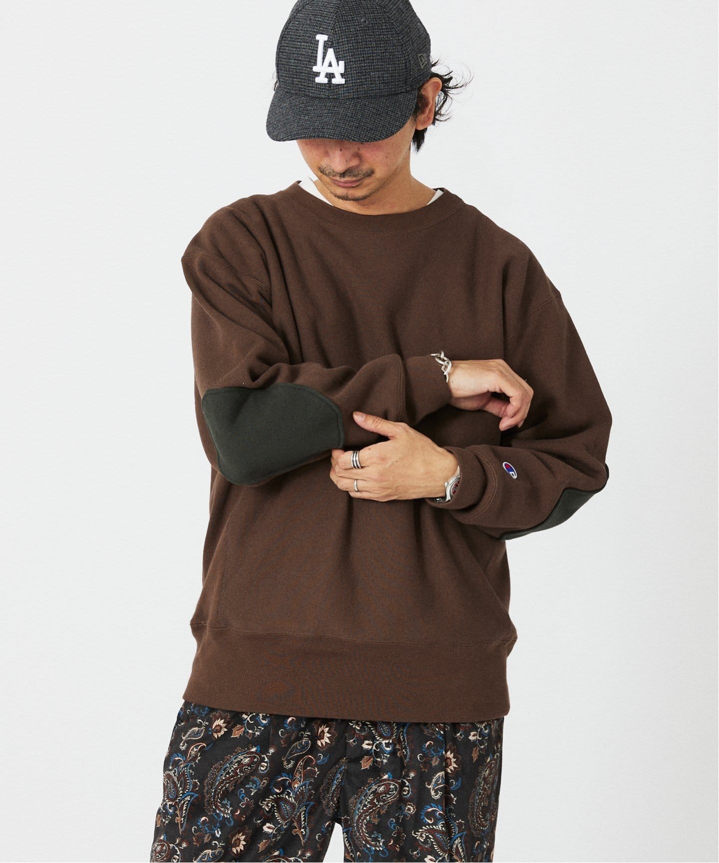 CHAMPION / チャンピオン 別注 R/W エルボーパッチ クルーネック