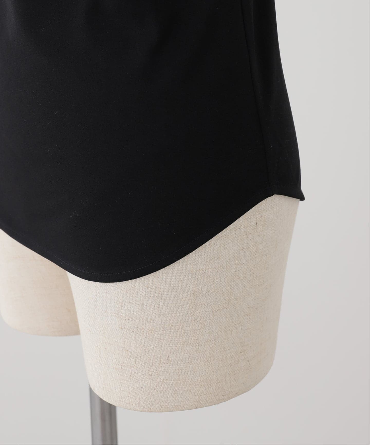 バックデザイン ブラキャミソール（カップ付きインナー）｜IENA