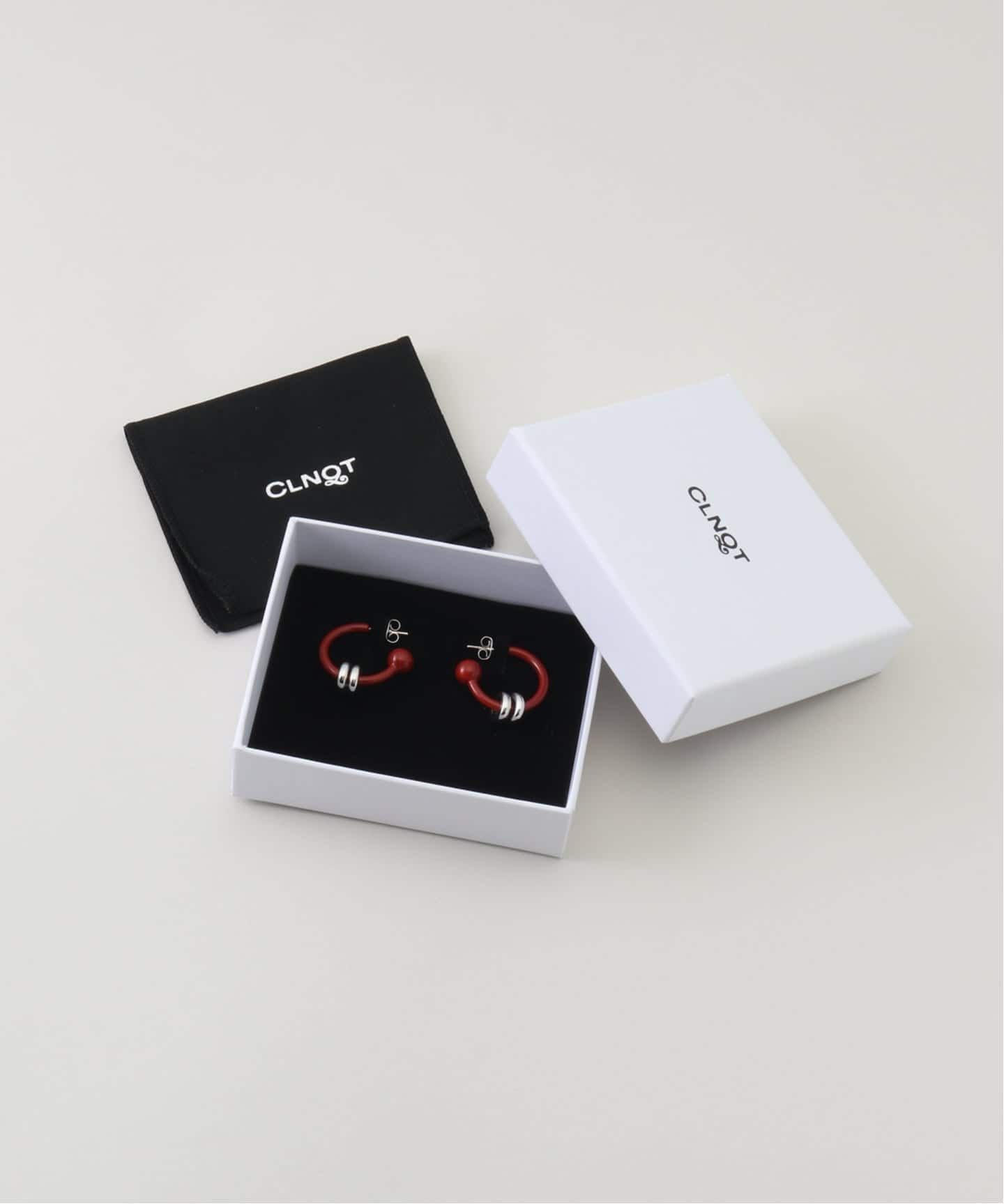 JUSTINE CLENQUET】ALAN LACQUERED EARRINGS：ピアス（両耳）（ピアス