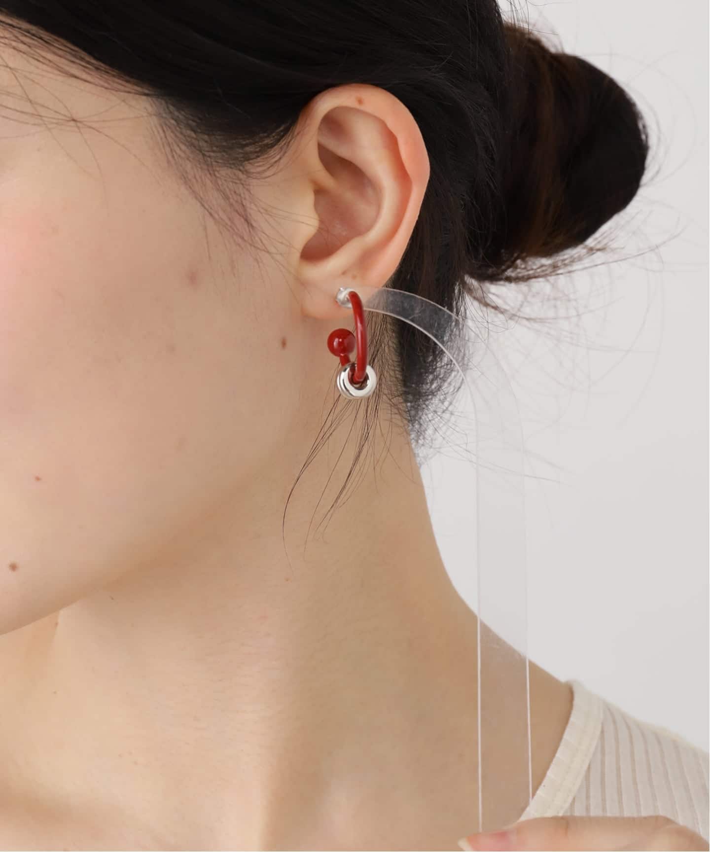 JUSTINE CLENQUET】ALAN LACQUERED EARRINGS：ピアス（両耳）（ピアス