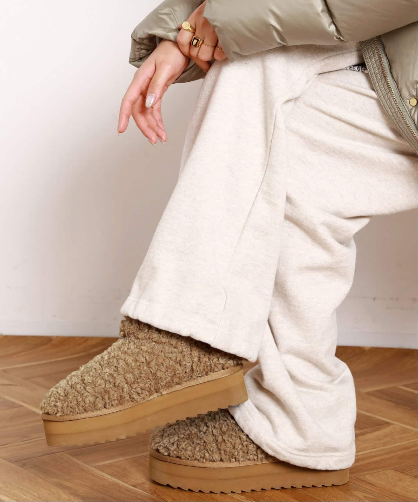 COLORS OF CALIFORNIA】curly fake fur boot（ブーティ・ショート