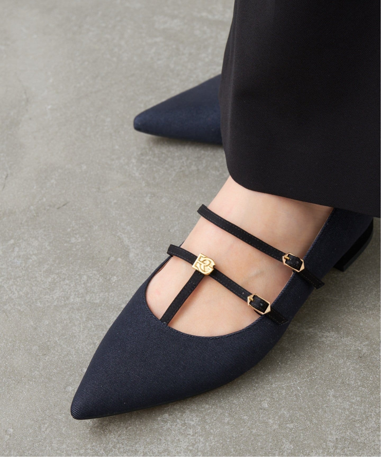 GRISEポインテッドダブルTストラップフラット（フラットシューズ）｜LE