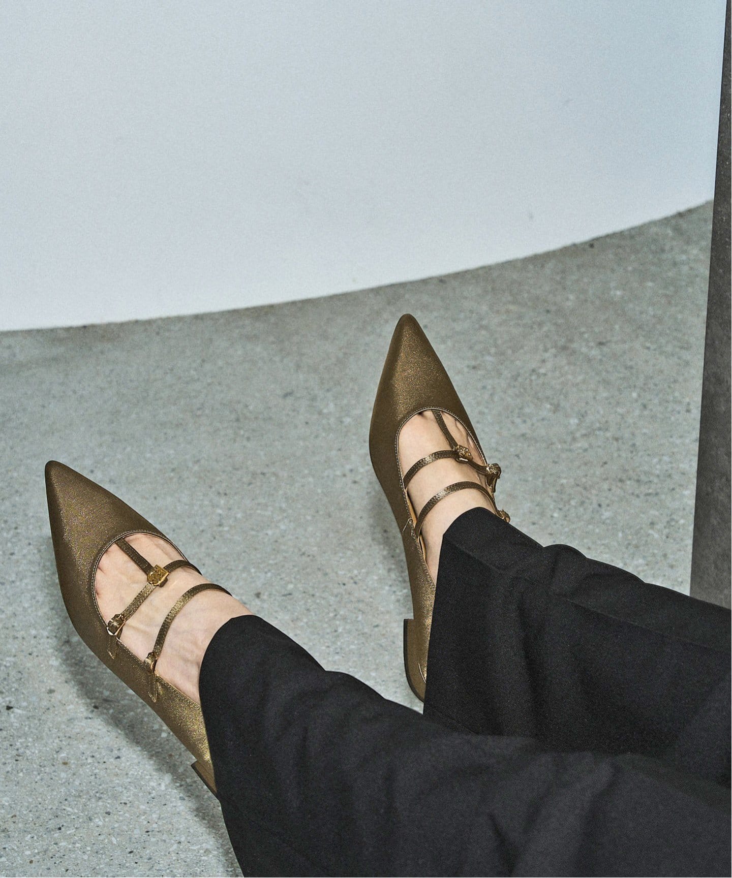 GRISEポインテッドダブルTストラップフラット（フラットシューズ）｜LE