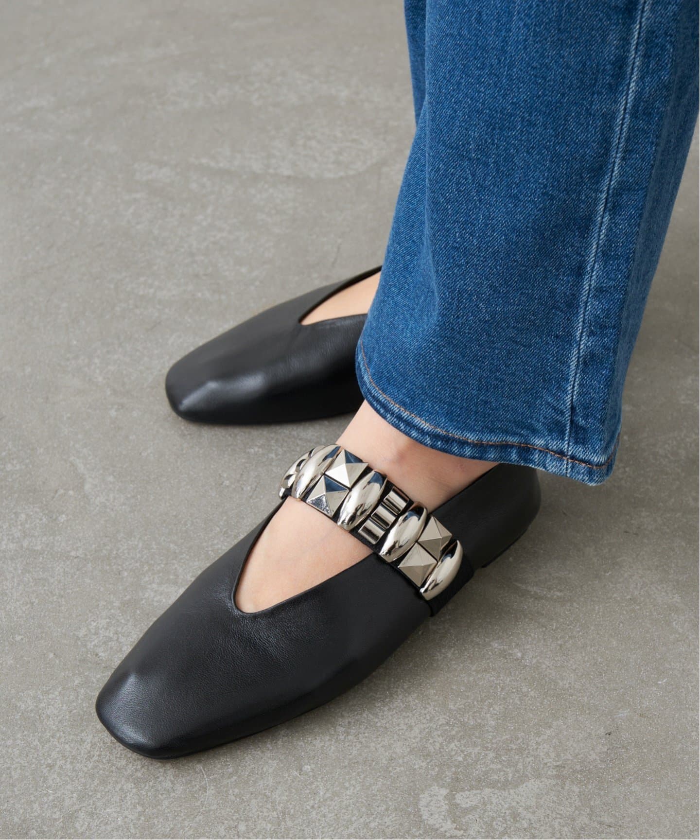 GRISEレザーEDGEラバースタッズメリージェーン（フラットシューズ