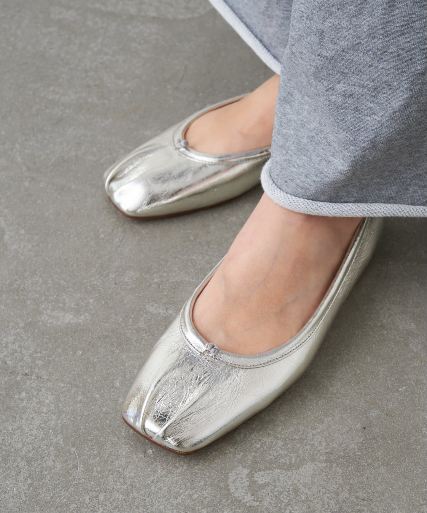 追加》GRISEレザースクエアプリーツフラット（フラットシューズ）｜LE