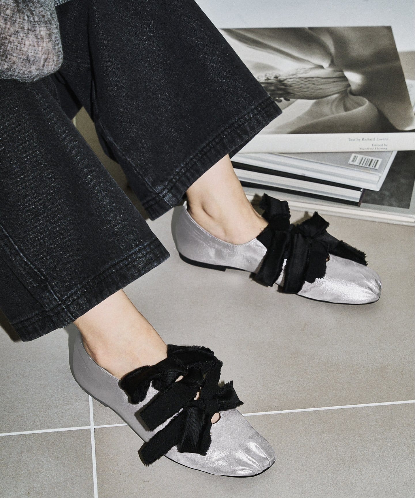 GRISEサテンリボンバレリーナ（フラットシューズ）｜LE TALON（ル