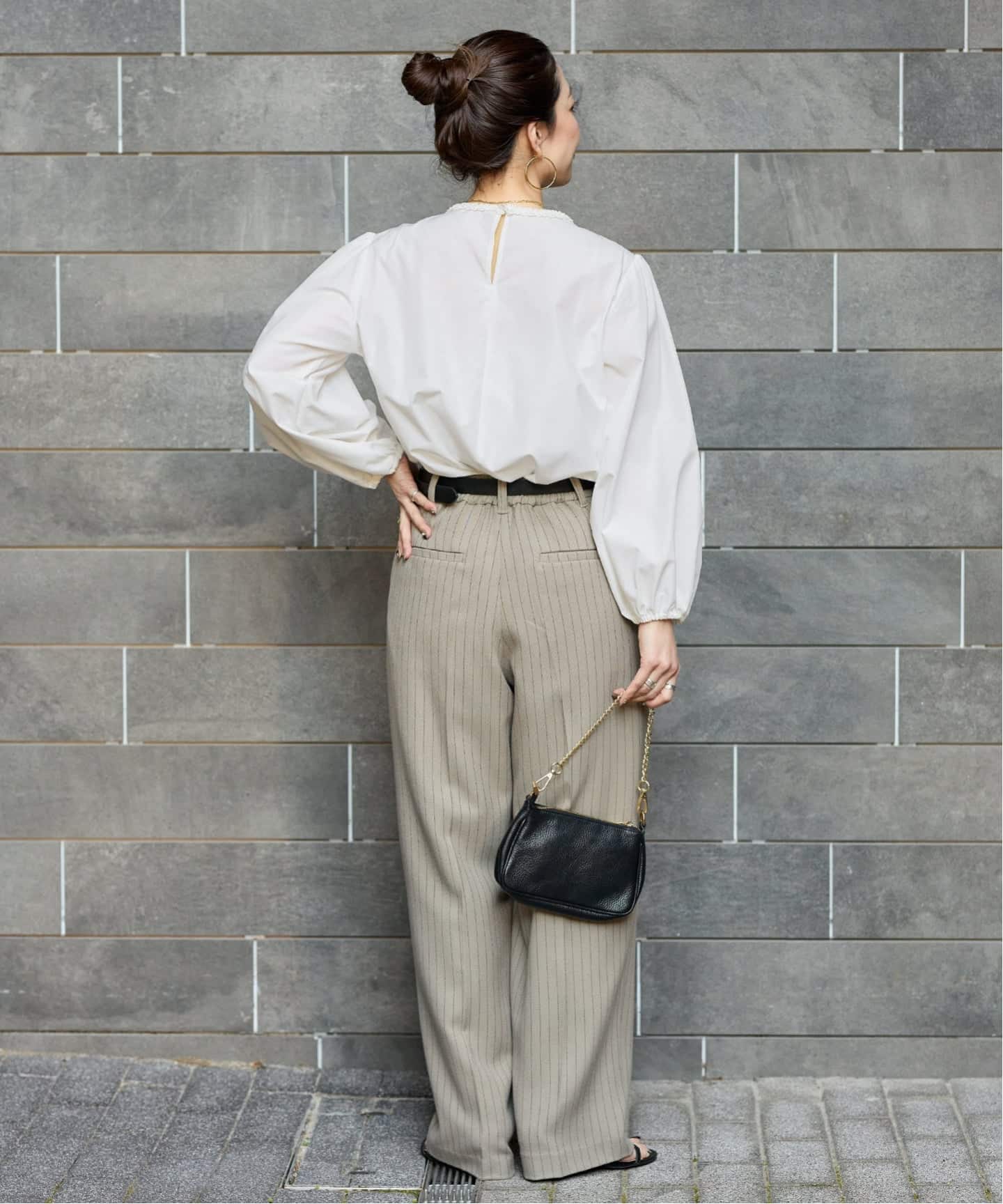 手洗い可 / デザインネックパフスリーブブラウス（シャツ／ブラウス