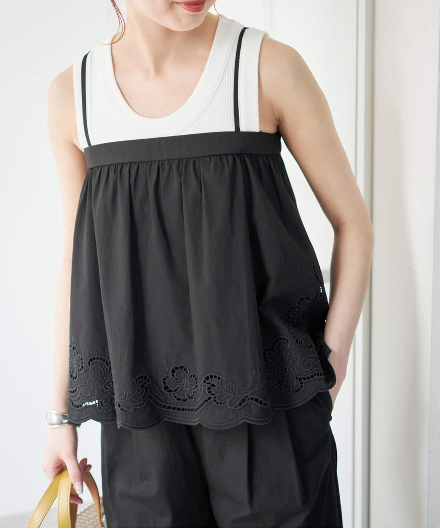 予約》カットワークエンブロイダリーキャミソール（キャミソール