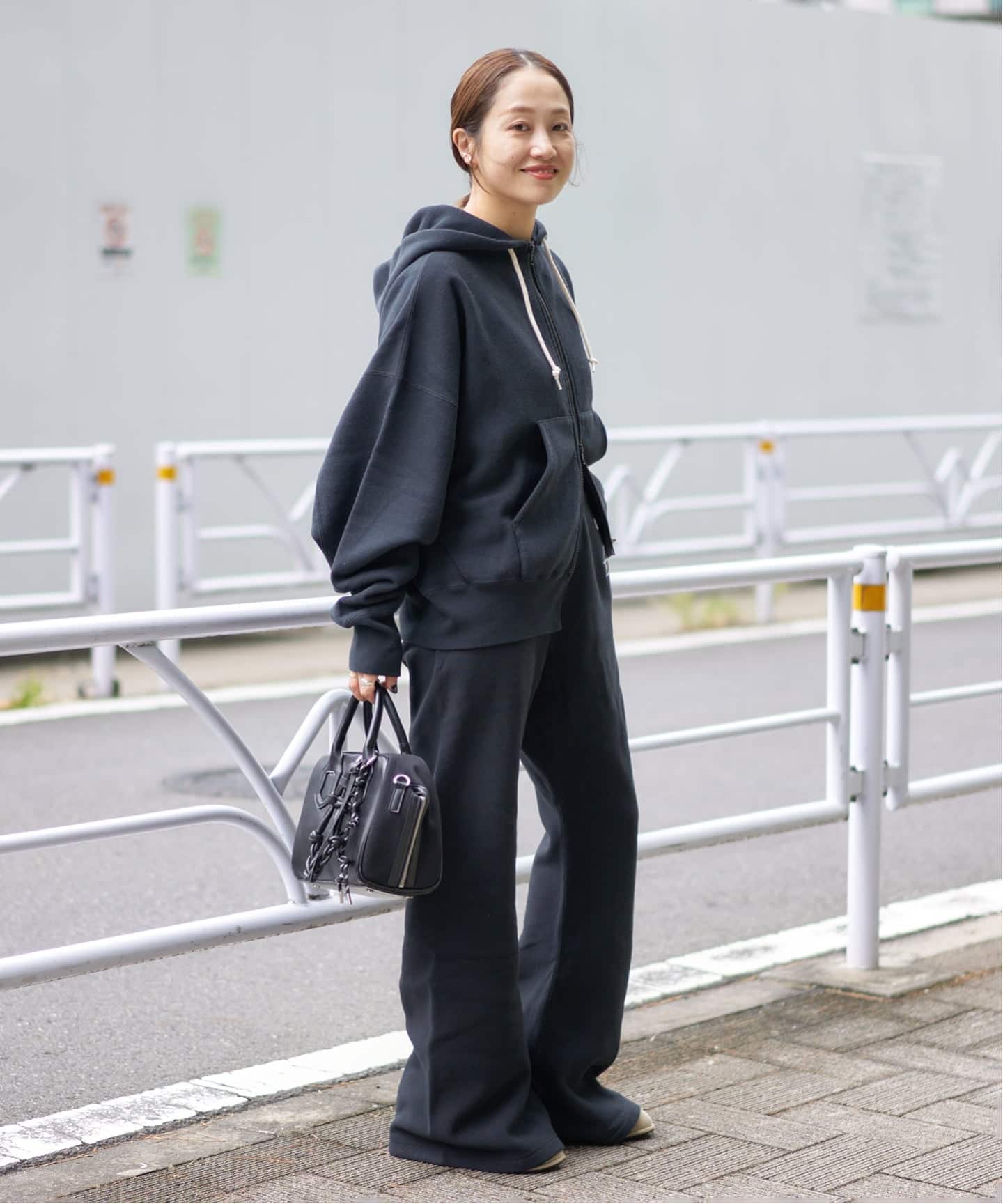 別注【CHAMPION*JOURNAL STANDARD by HOLIDAY】ZIP HOODIE（パーカー