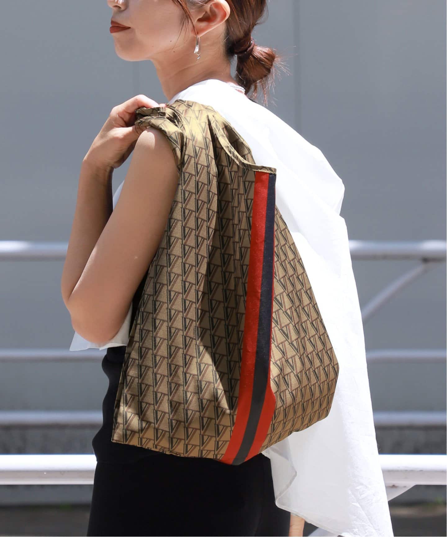 モノグラムエコバッグに待望の “MEDIUM” サイズが登場！PARISロゴT