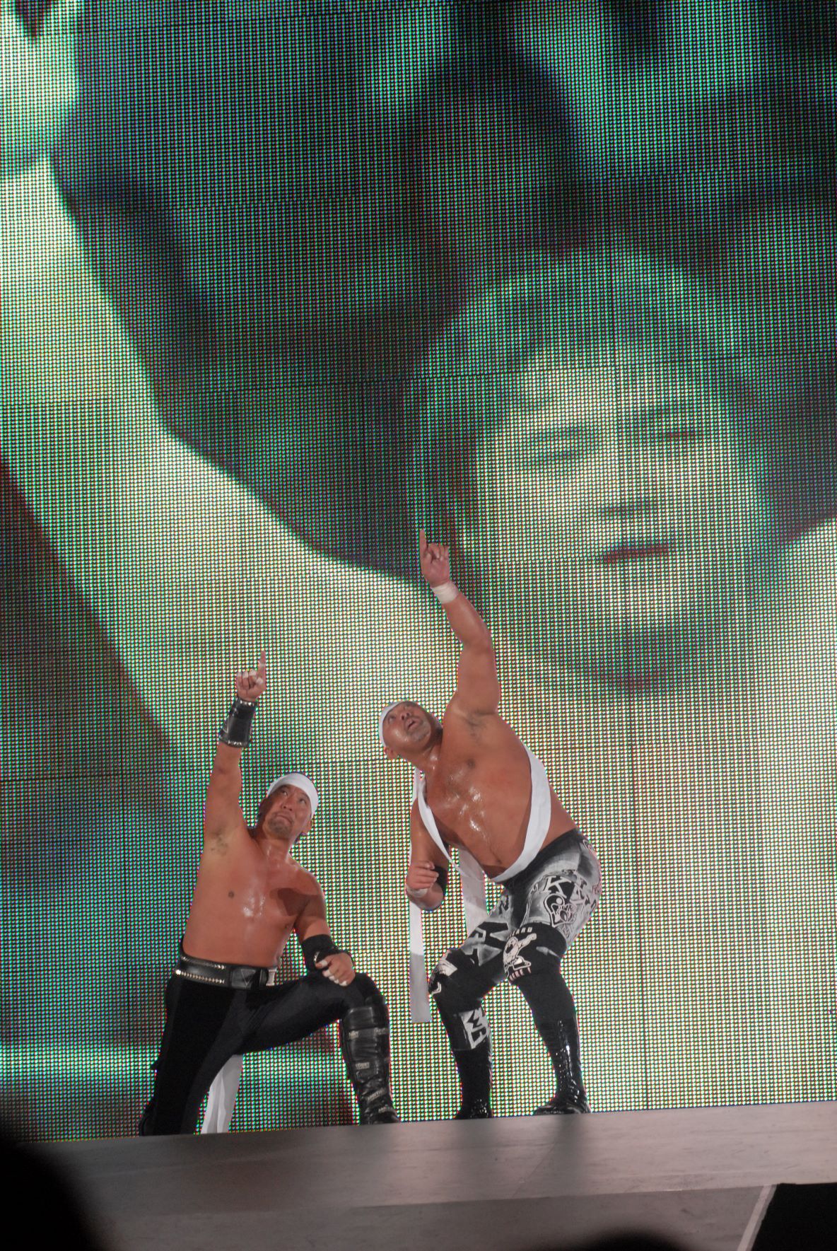 東京ドームのスクリーンに破壊王…見せつけた闘魂三銃士の絆、武藤敬司