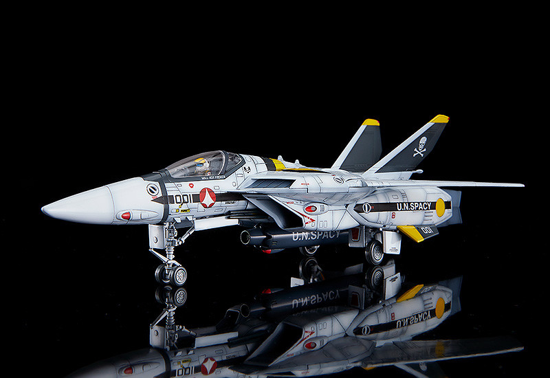 PLAMAX 1/72 VF-1S ファイターバルキリー（ロイ・フォッカー機）