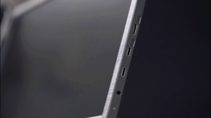 どこでもデュアルモニターで作業！CrowViewが提供するモバイルモニター