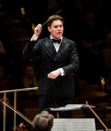 マケラがチャイコフスキーとショスタコーヴィチを指揮