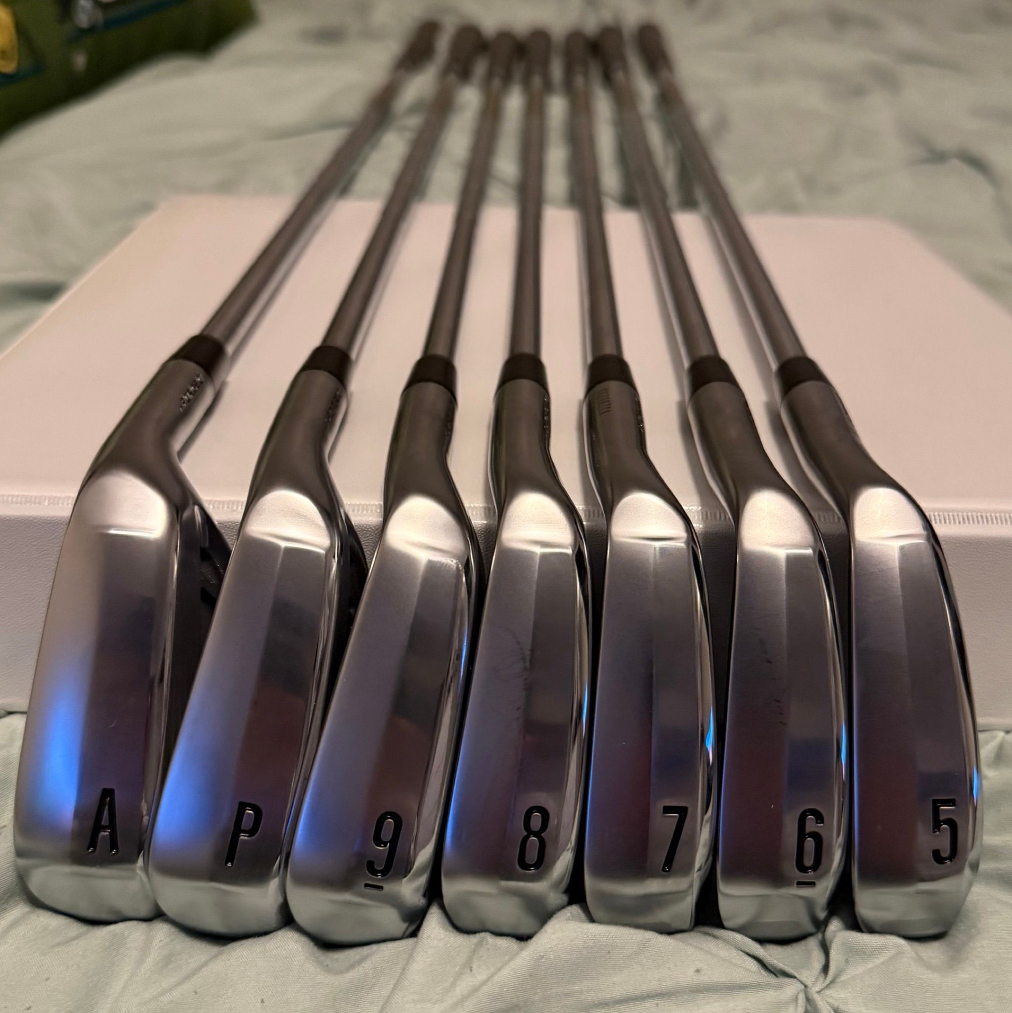 Stacked Golf · Srixon ZXI5 RH Forged Iron Set 5-PW, AW - Dynamic