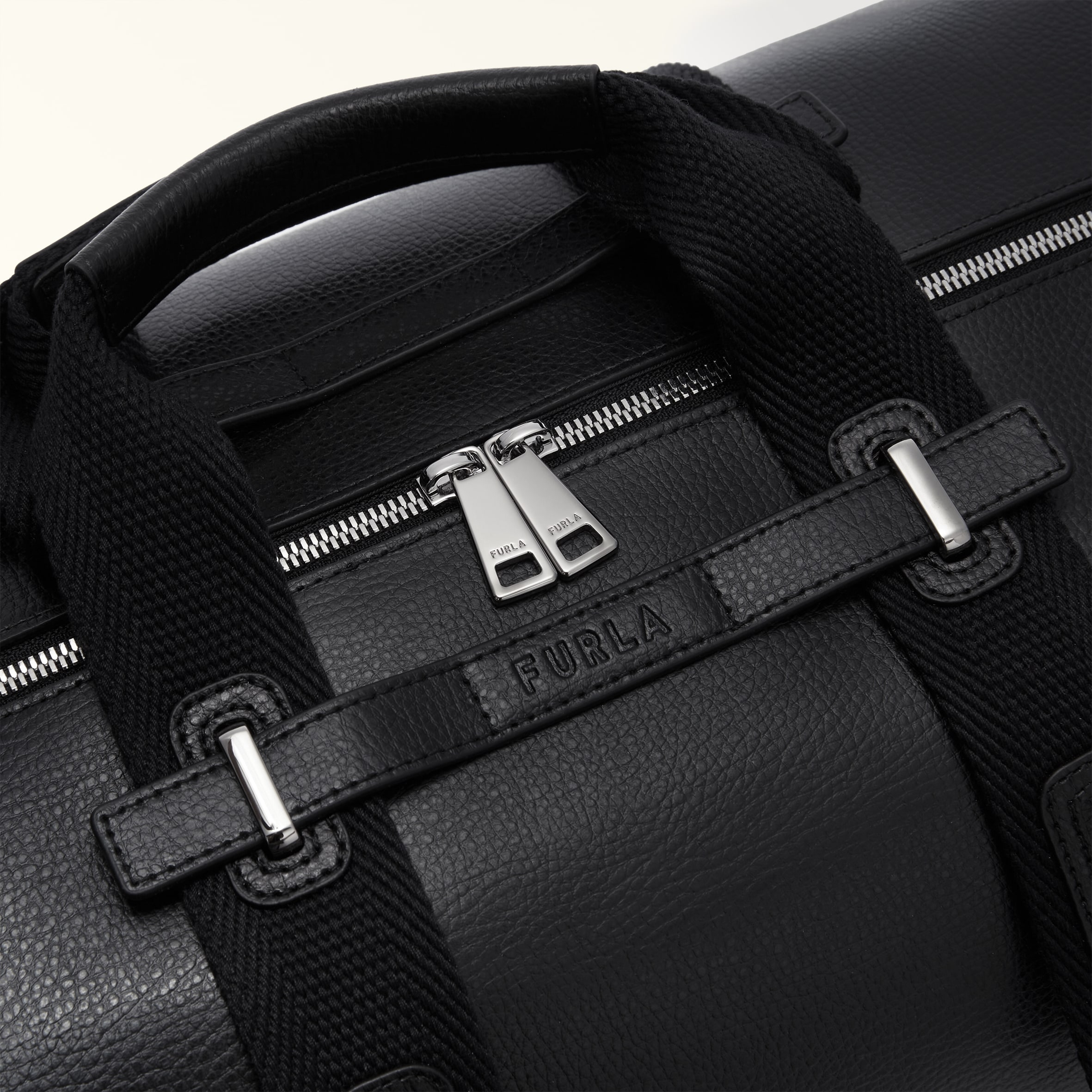 ダッフルバッグ XL NERO Furla Man Giove | Furla JP