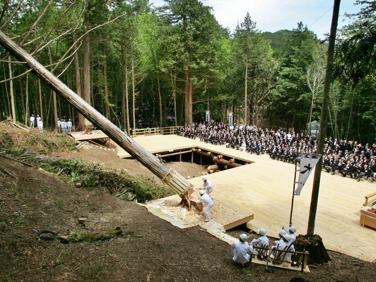 式年遷宮元年」伊勢神宮の社殿を20年に一度新しく建て替える準備始まる