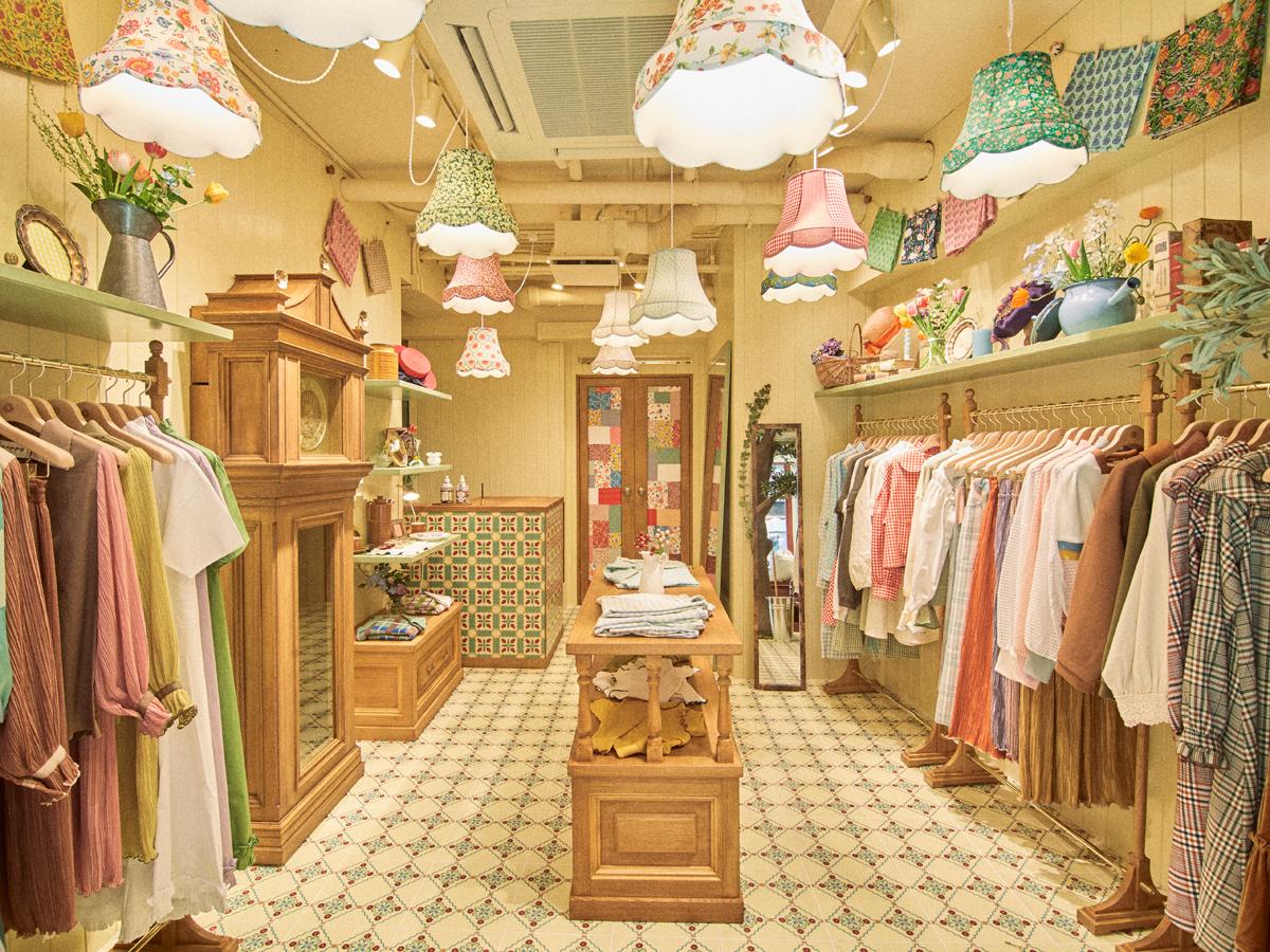 ユーチューバー「あさぎーにょ」さん手掛けるアパレルブランド、原宿に