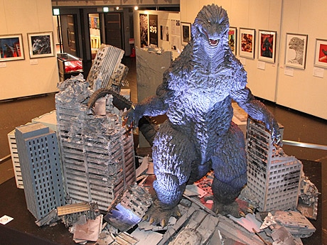 あべのハルカスで「G博～ゴジラ大阪に現る」－純金15キロのゴジラなど