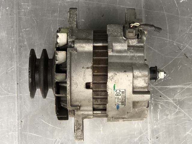 中古 オルタネーター (ダイナモ/ジェネレーター) 【ストックNo.6-21874
