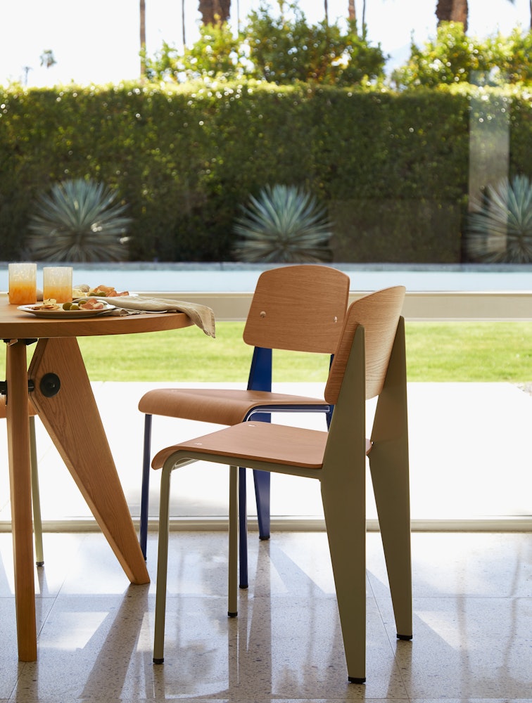 Prouvé Standard Chair – Design Within Reach
