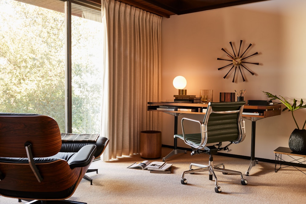 Eames 2500 Series Executive Desk – Herman Miller Store