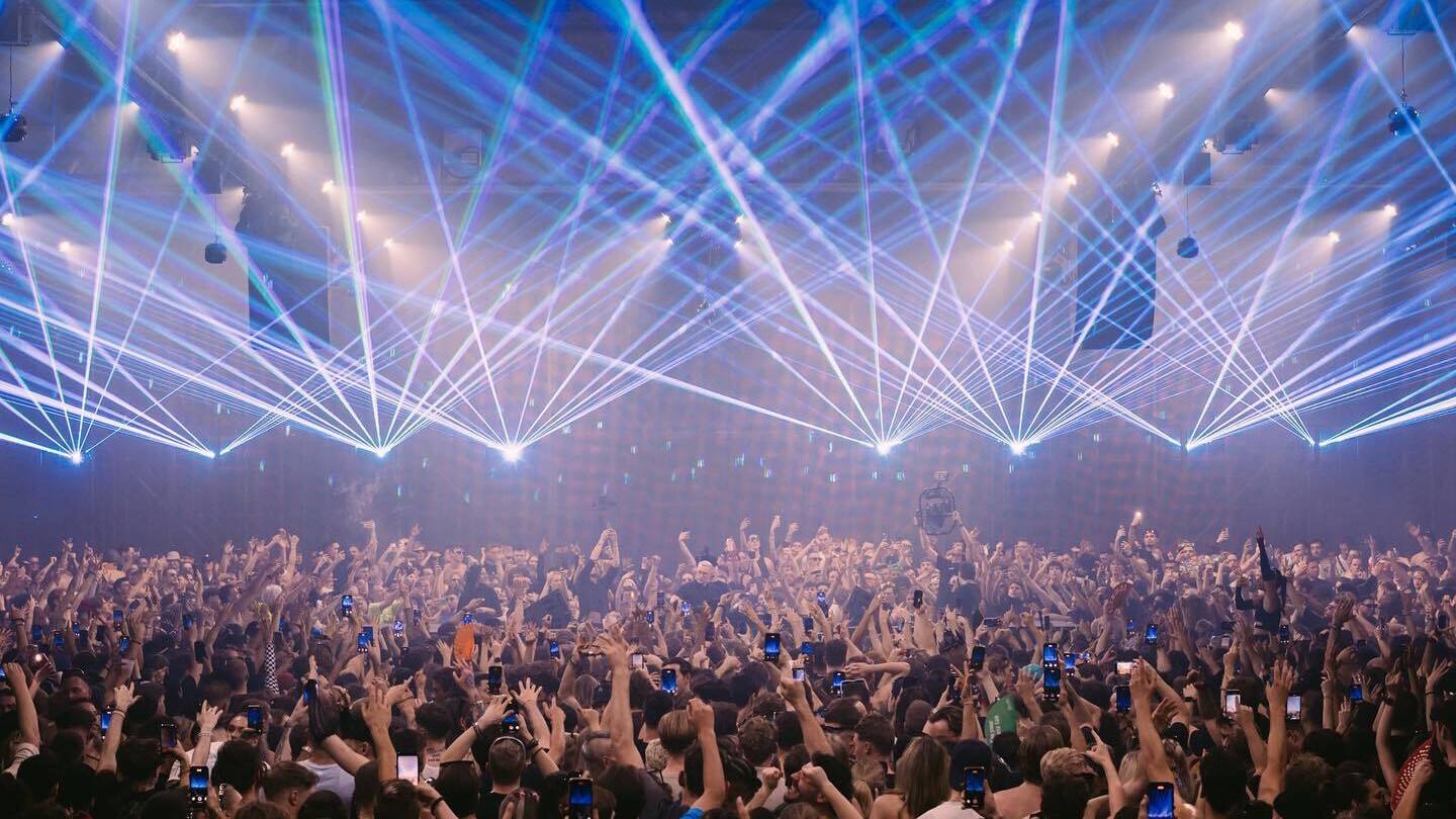 iFLYER: ベルギーのビッグフェスティバル『Tomorrowland』2025年版