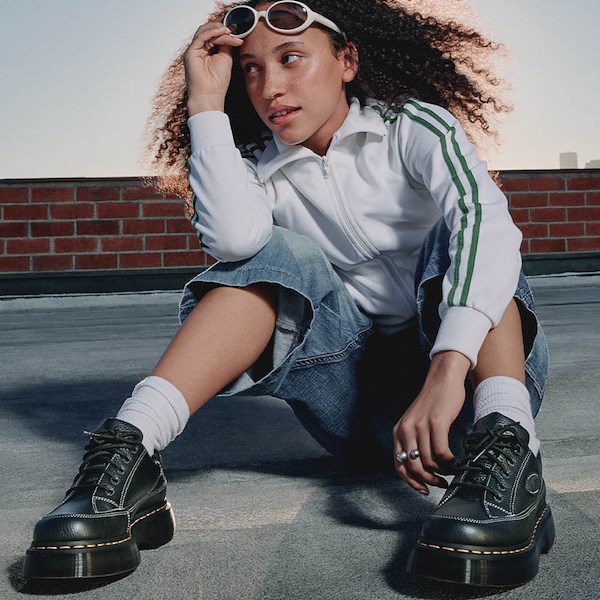 Womens Dr. Martens Buzz 5-Eye Platform Casual Shoe - Black | Journeys